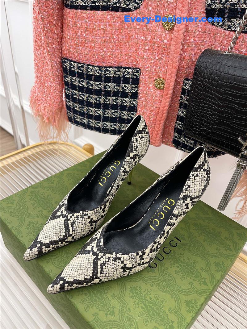 Gvc*1 metal heel pointed high heels