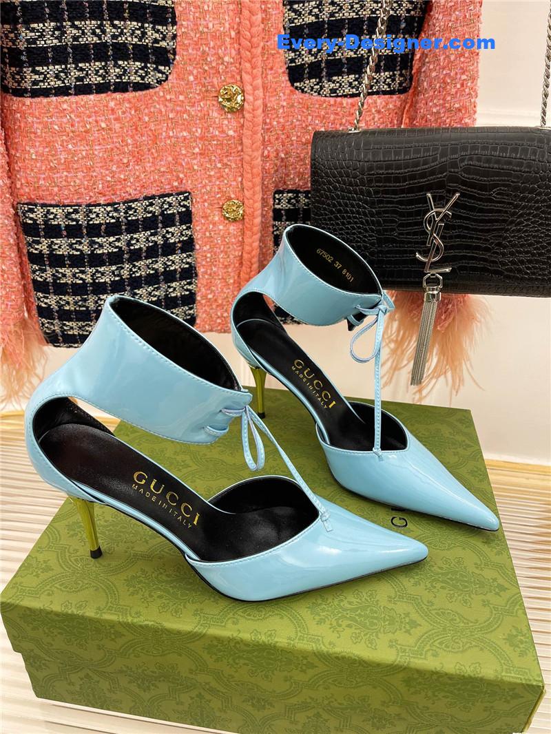 Gvc*1 metal heel pointed sandals