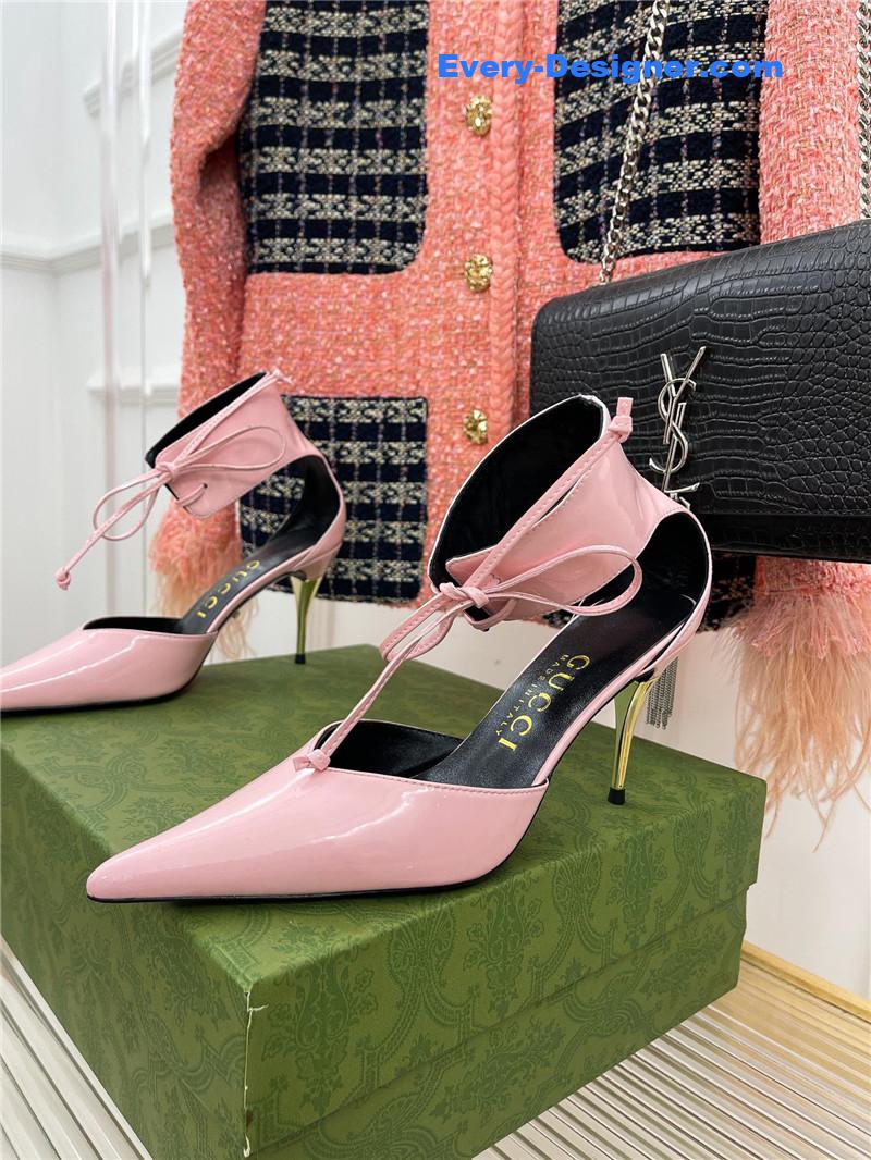 Gvc*1 metal heel pointed sandals