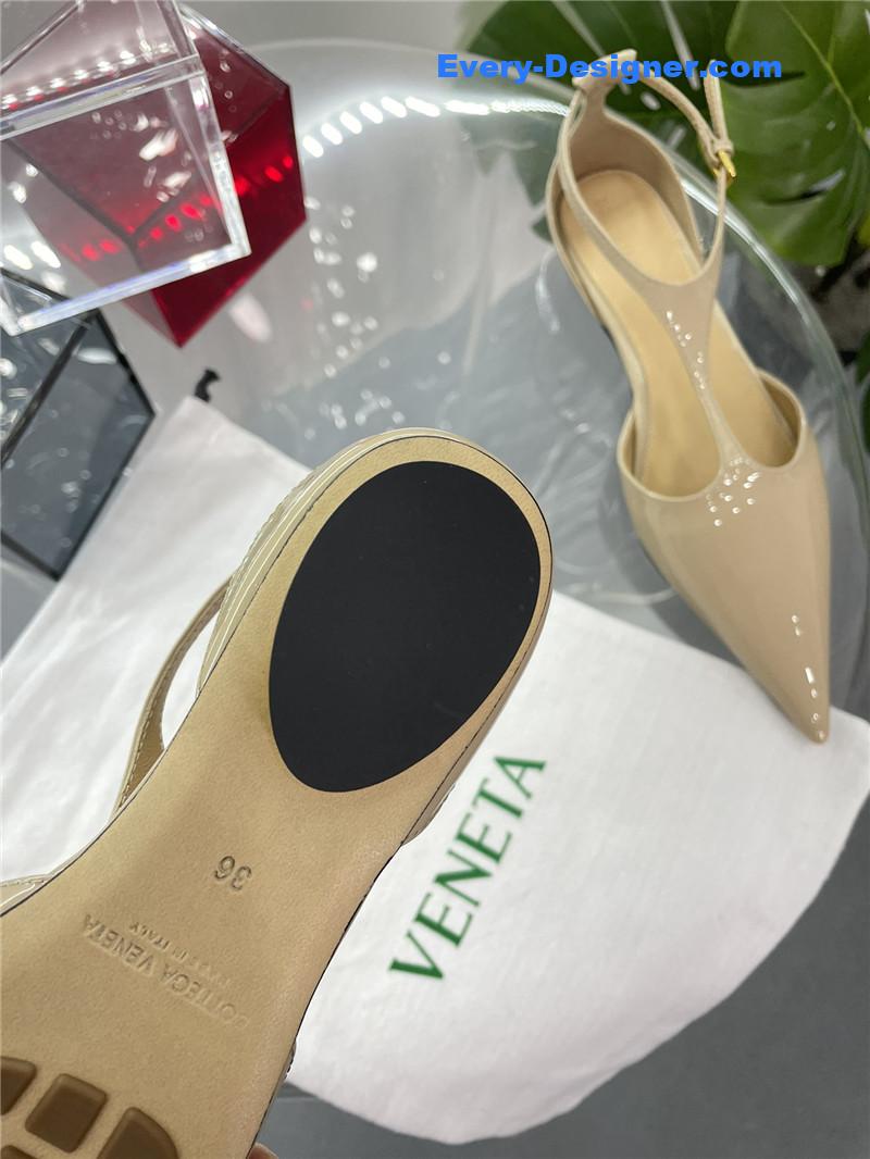 b0tt*ga Ven*ta new pointed shoes