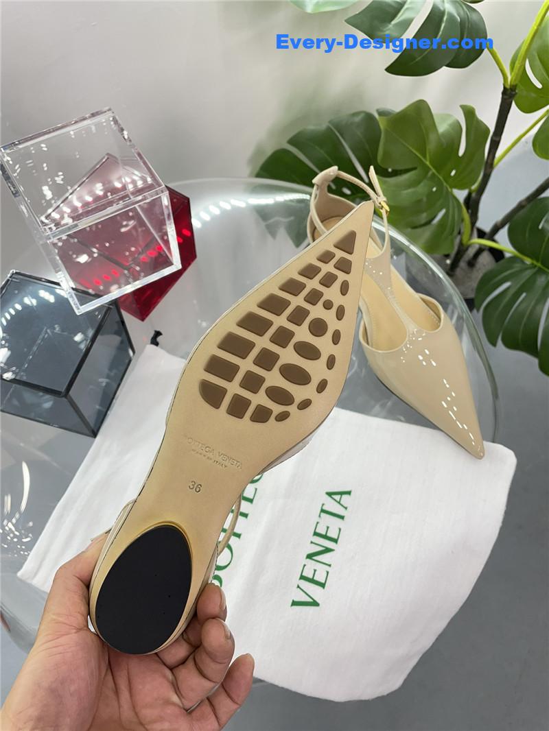 b0tt*ga Ven*ta new pointed shoes