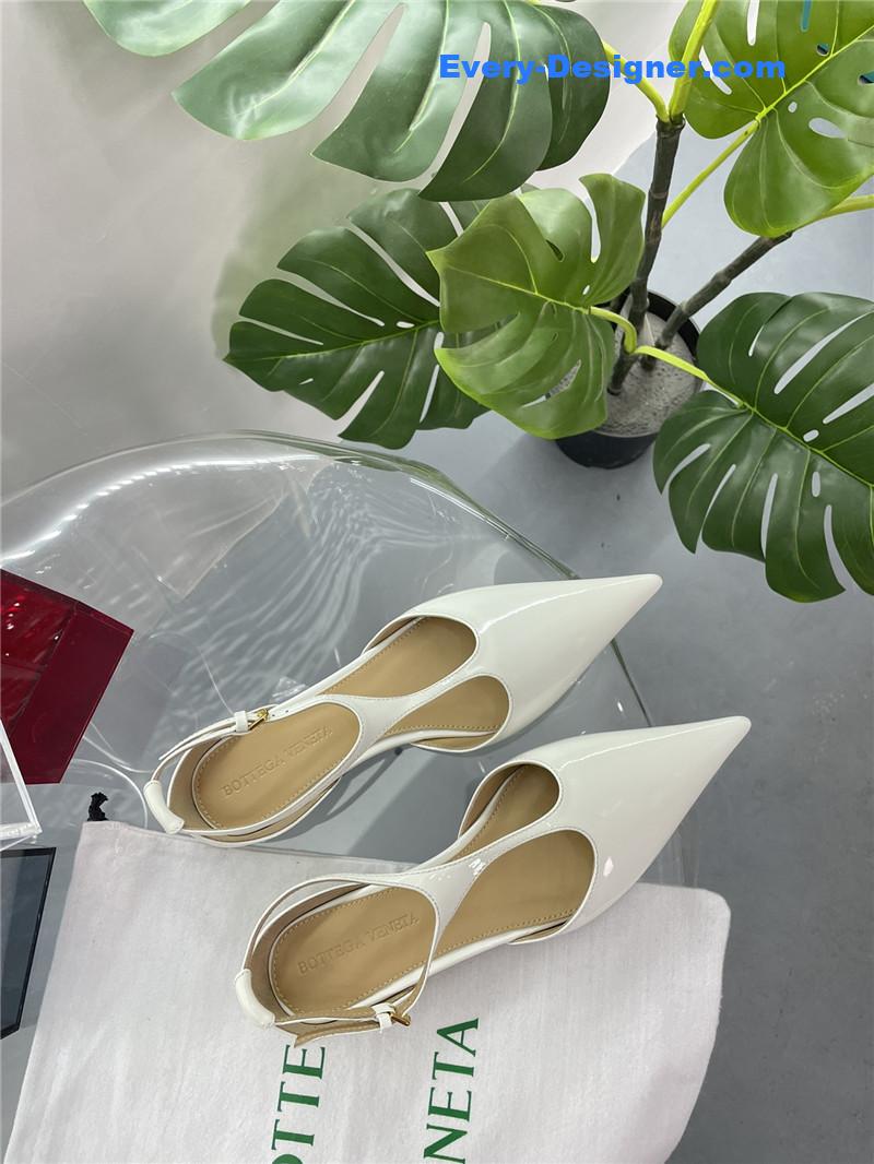 b0tt*ga Ven*ta new pointed shoes