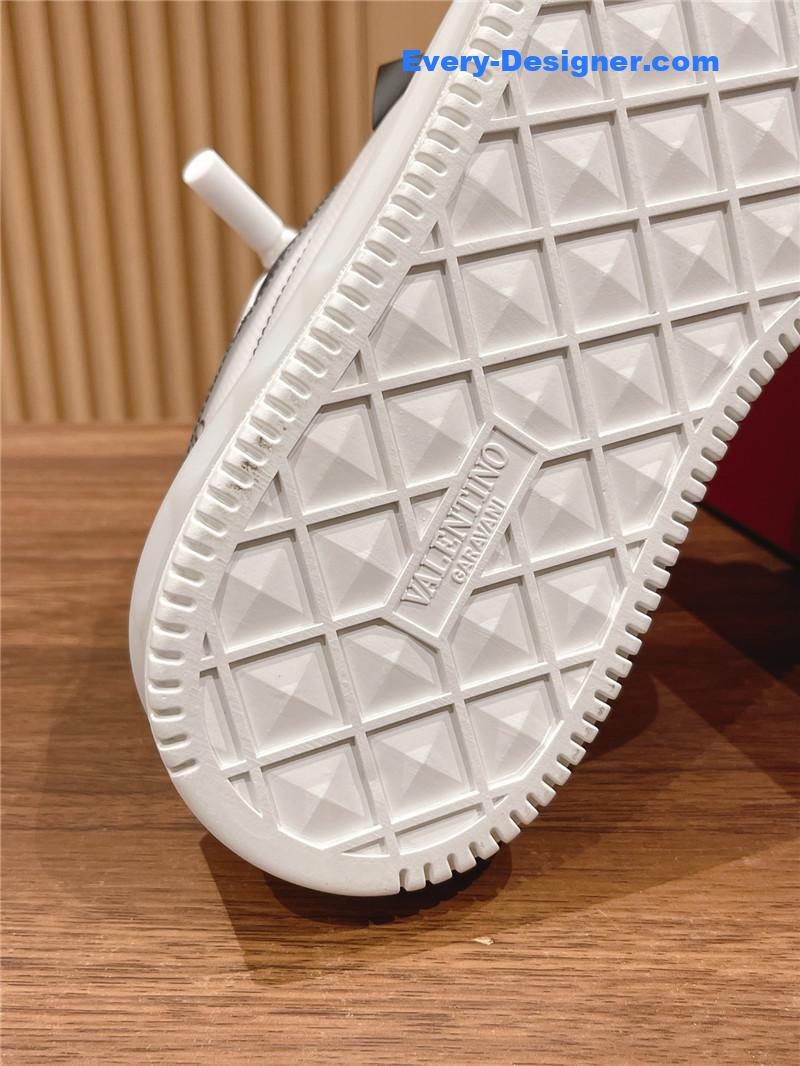Va1e*ntin0 studded one stud low top sneakers