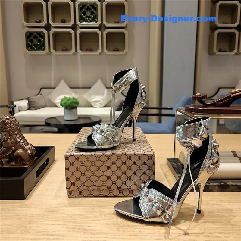Ba1en*iaga studded fishmouth sandals