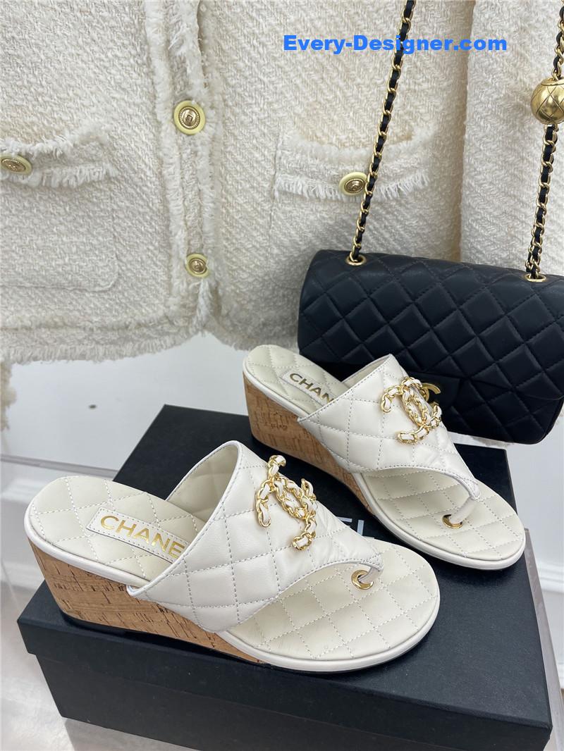 CC rhombus CC logo chain buckle slippers