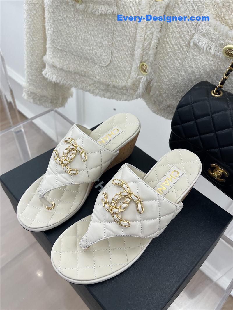 CC rhombus CC logo chain buckle slippers