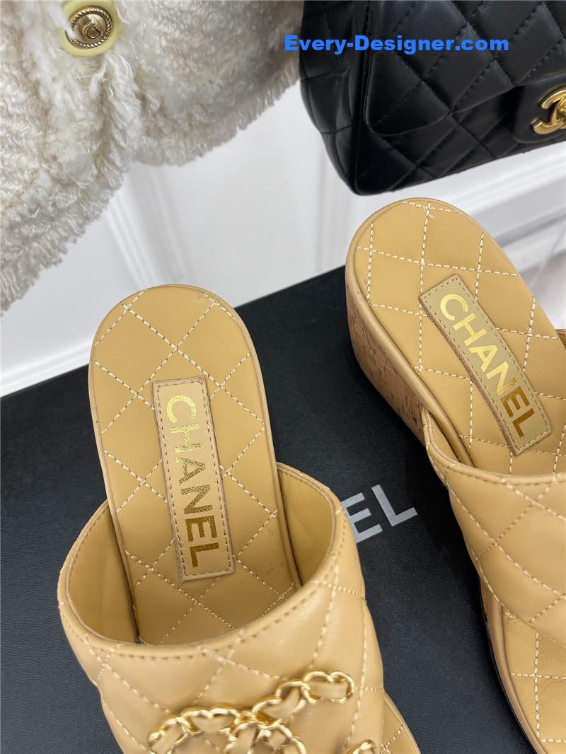 CC rhombus CC logo chain buckle slippers