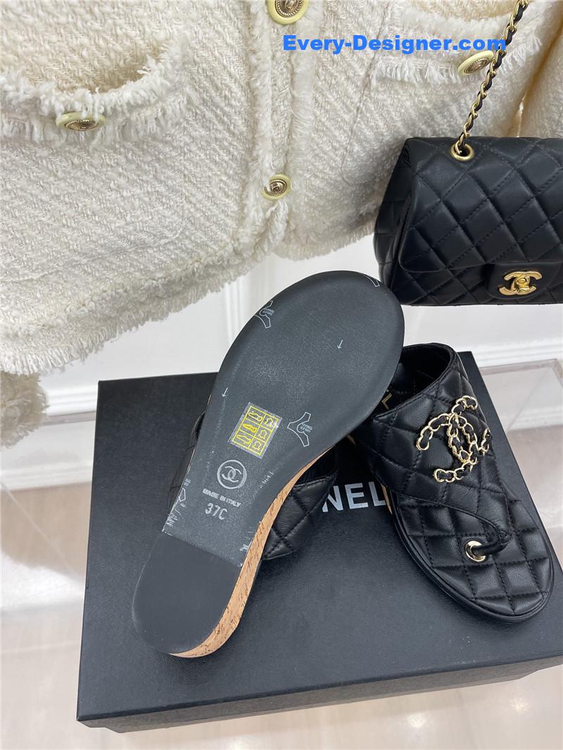 CC rhombus CC logo chain buckle slippers