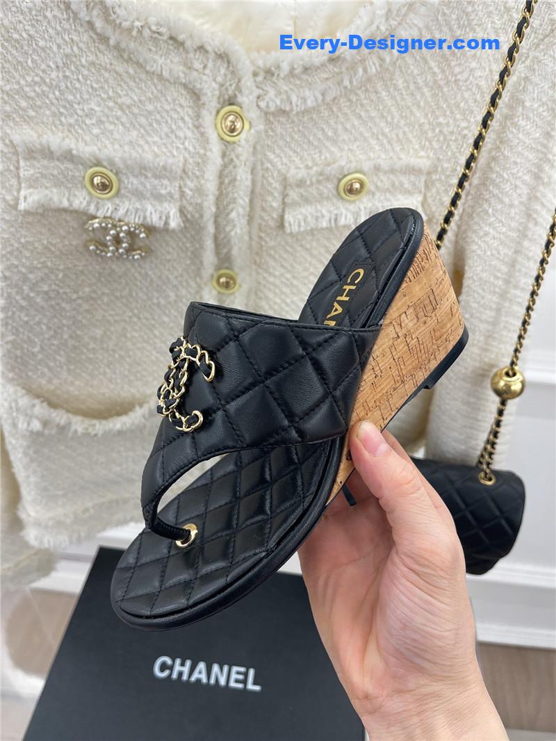 CC rhombus CC logo chain buckle slippers