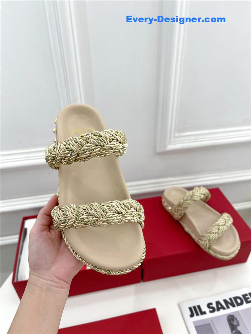 Va1e*ntin0 hand woven slippers