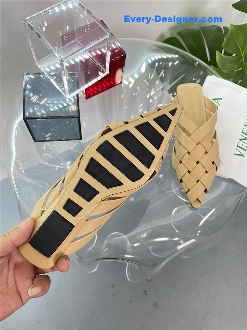 b0tt*ga Ven*ta square toe flat woven slides