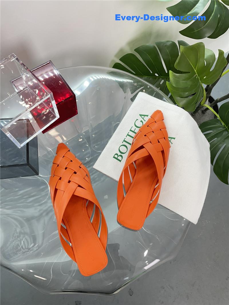 b0tt*ga Ven*ta square toe flat woven slides