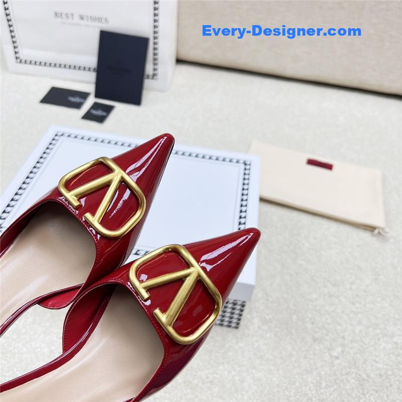 Va1e*ntin0 latest v logo buckle back air slippers