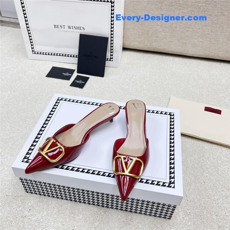 Va1e*ntin0 latest v logo buckle back air slippers