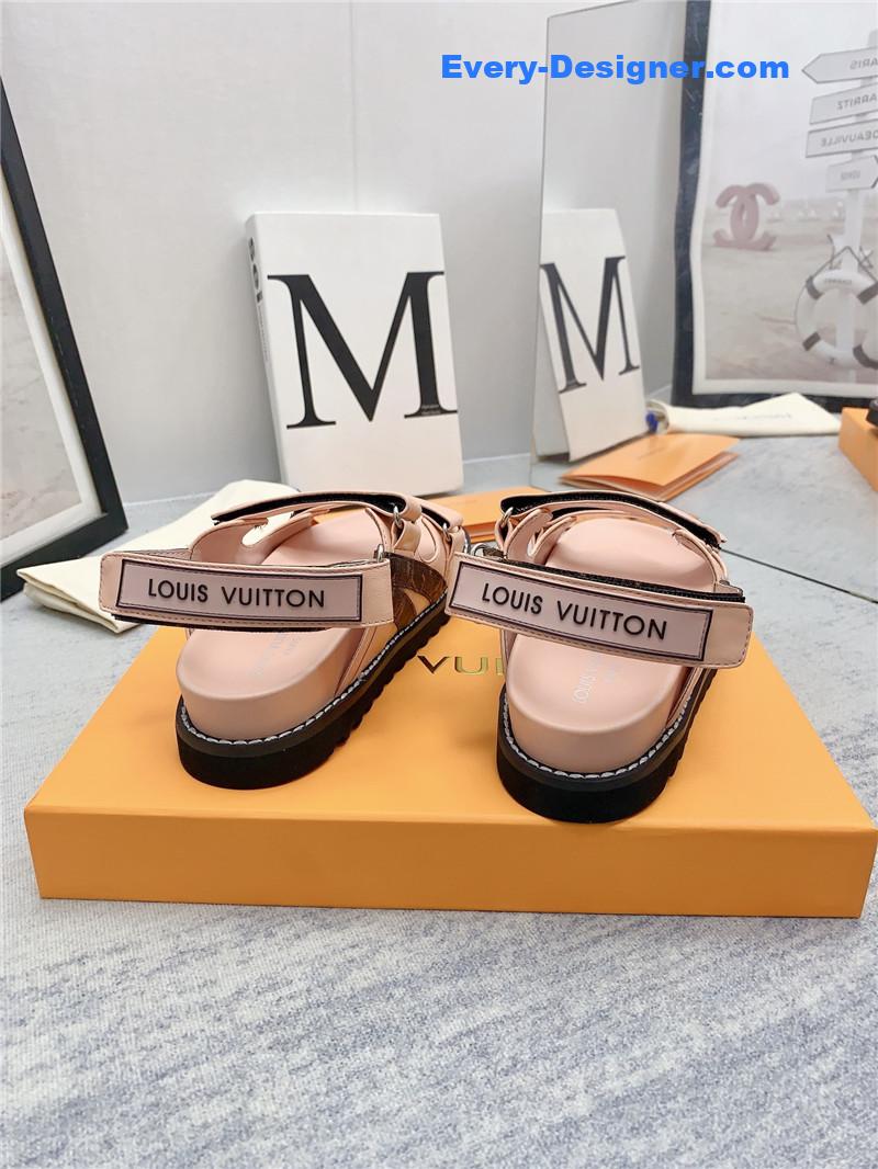 l0vis Vvtt0n lv archlight beach sandals