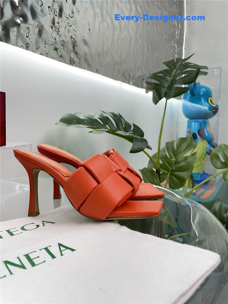 b0tt*ga Ven*ta windmill cube slippers
