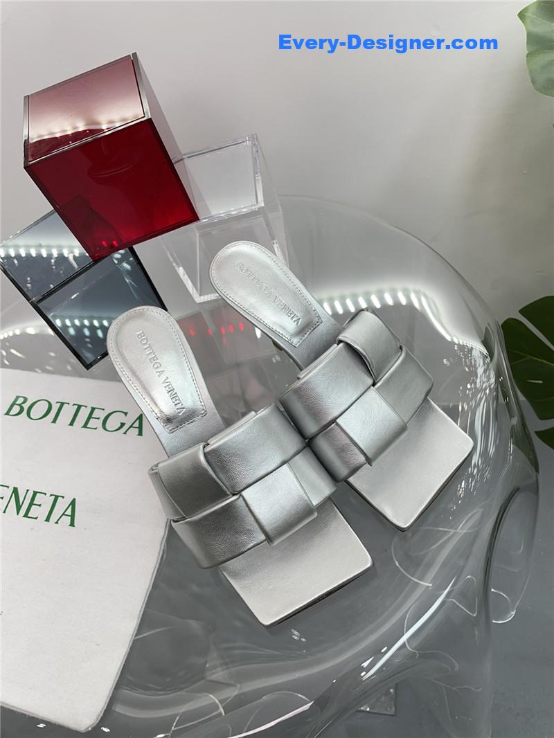 b0tt*ga Ven*ta windmill cube slippers
