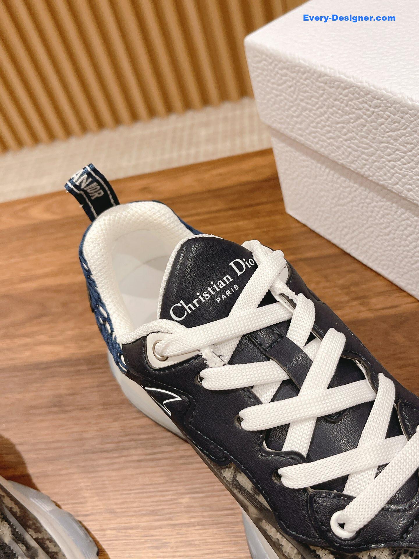 D10r classic running shoes