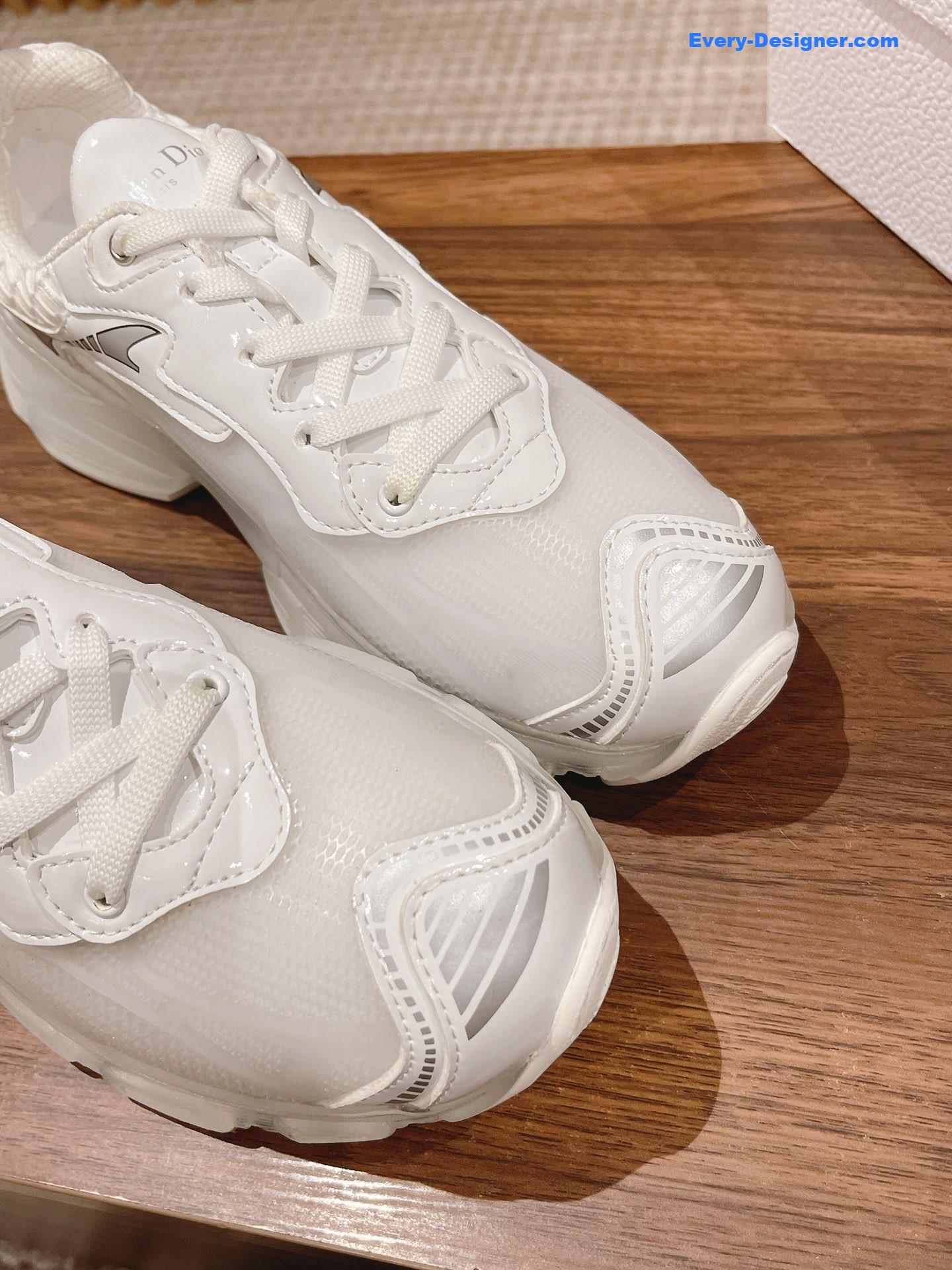D10r classic running shoes
