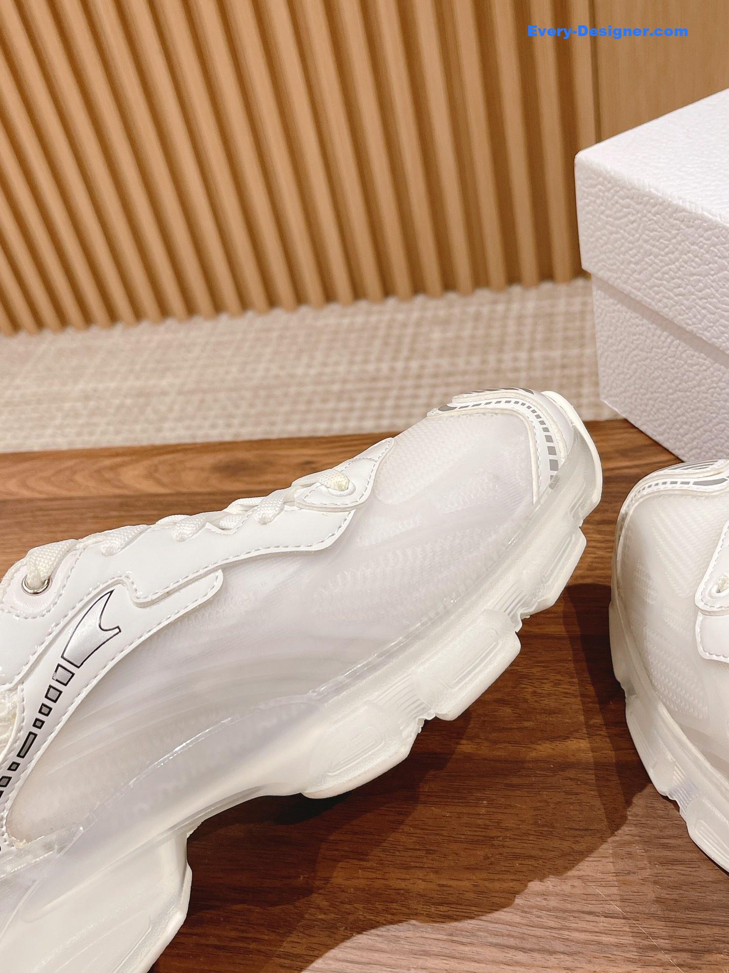 D10r classic running shoes