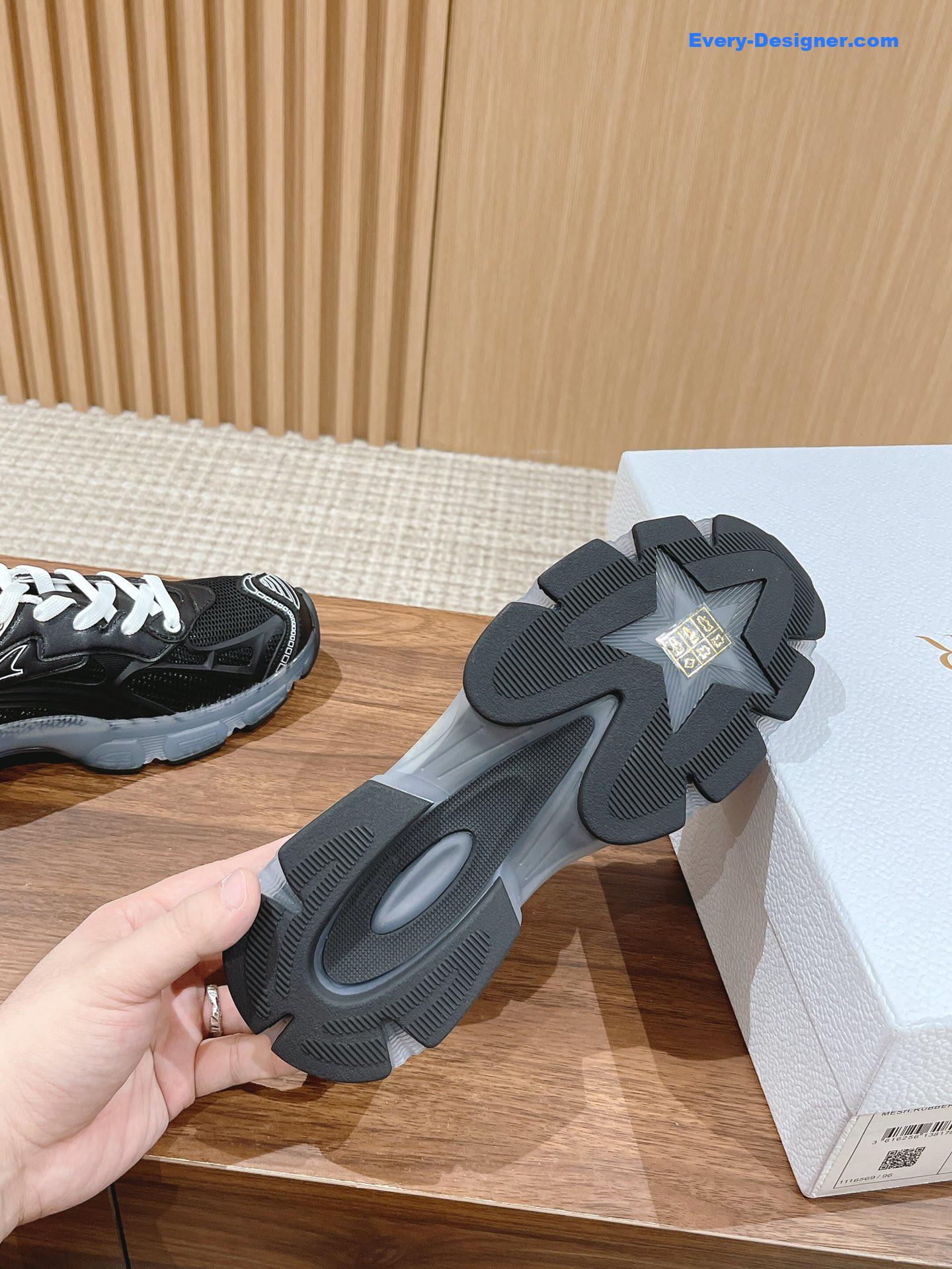 D10r classic running shoes