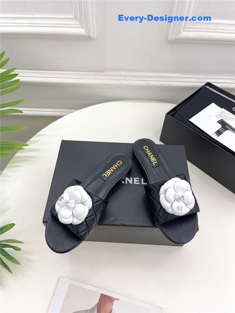 CC counter classic camellia slippers