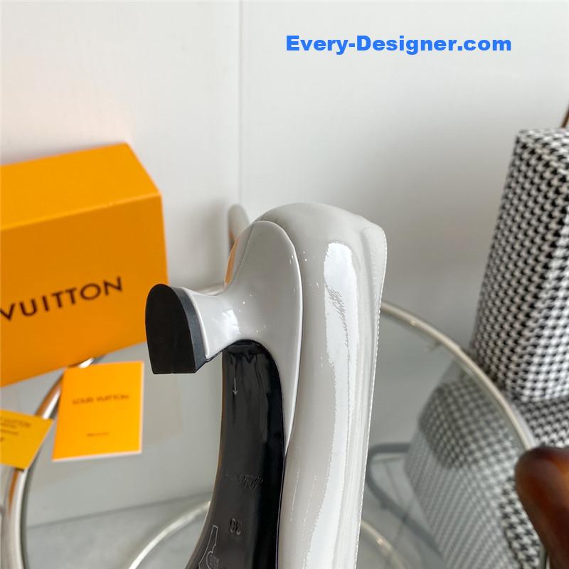 l0vis Vvtt0n lv chain kitten heel square toe shoes