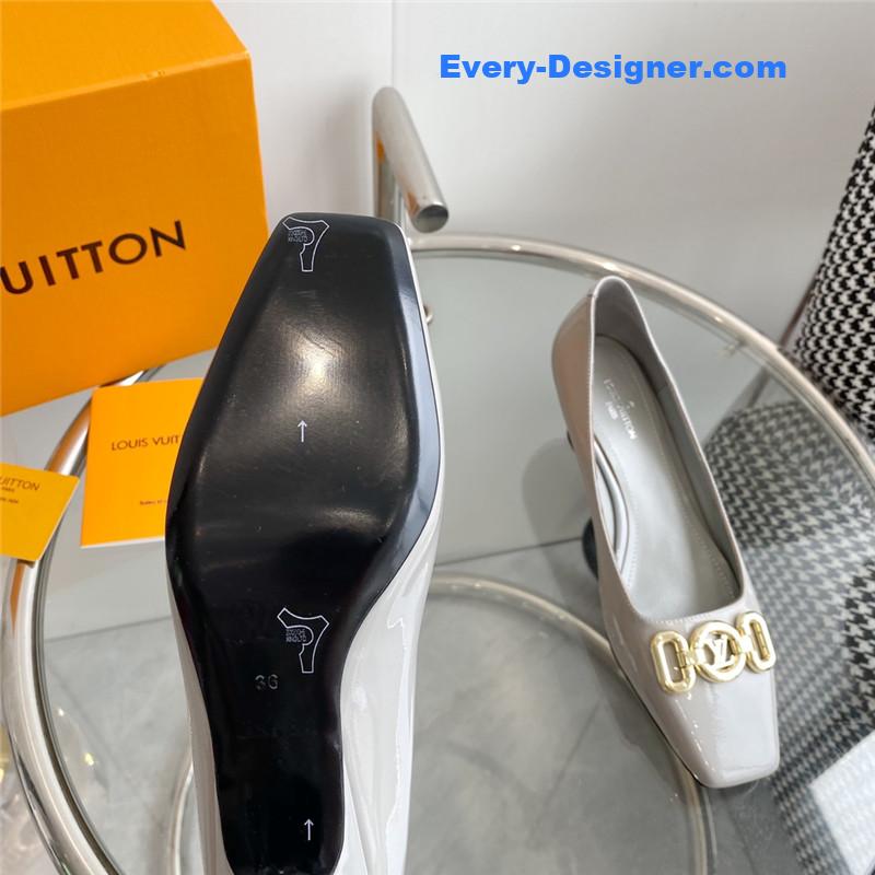 l0vis Vvtt0n lv chain kitten heel square toe shoes