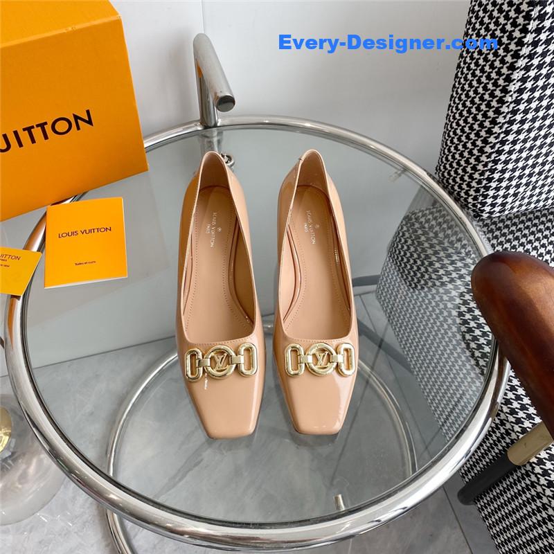 l0vis Vvtt0n lv chain kitten heel square toe shoes