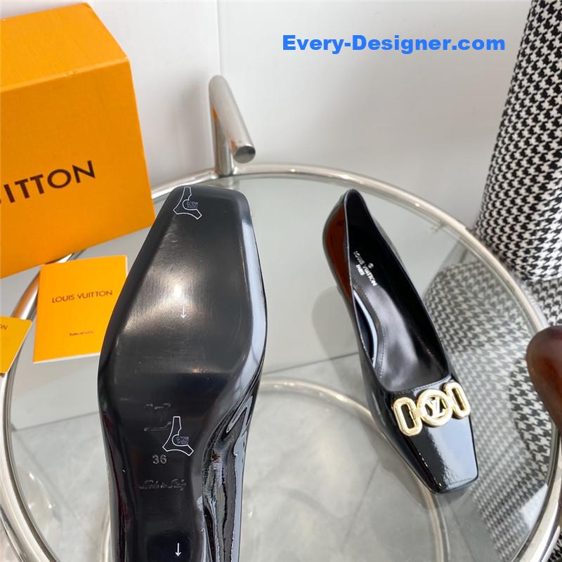 l0vis Vvtt0n lv chain kitten heel square toe shoes