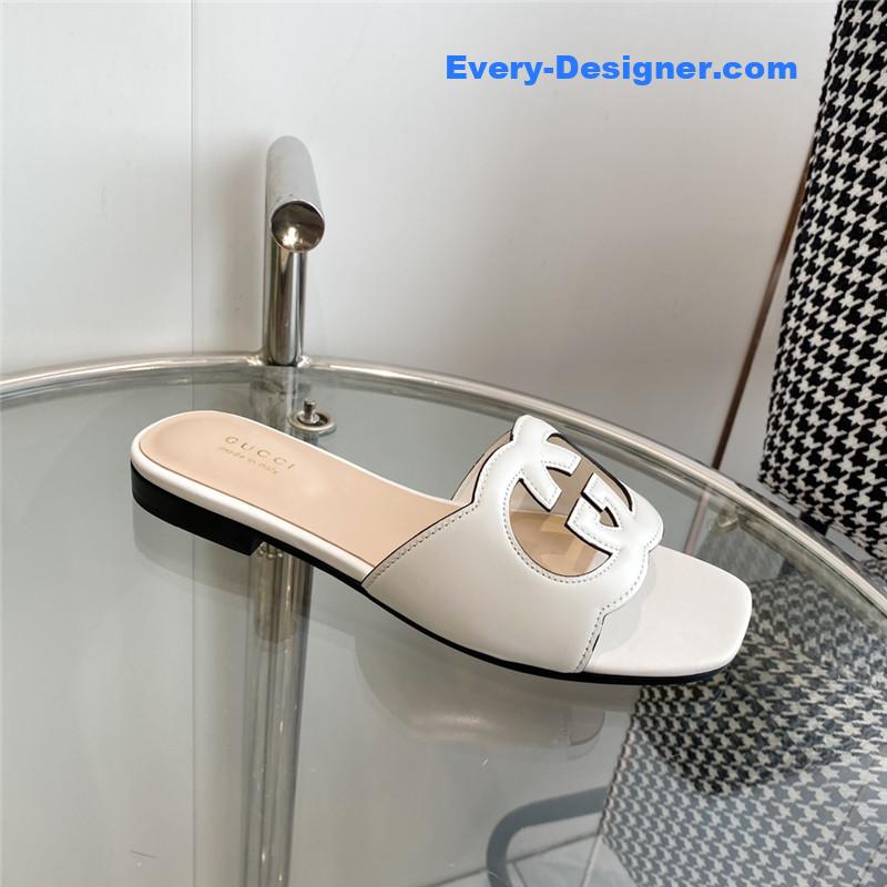 Gvc*1 interlocking gg cutout slides