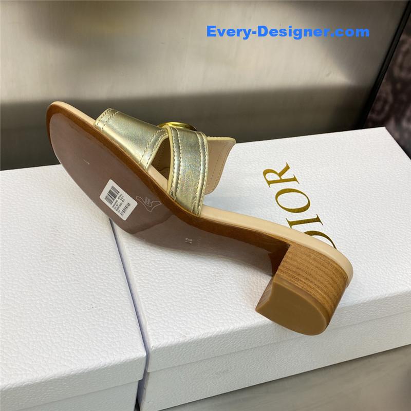 D10r cd letter metal logo flat hollow sandals