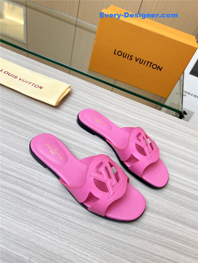l0vis Vvtt0n lv milan fashion week catwalk slippers