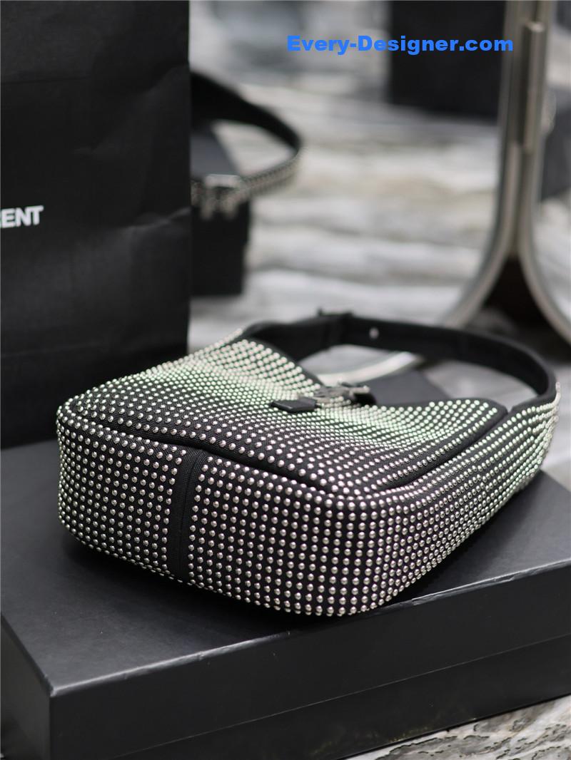 Y51 le 5a7 hobo bag