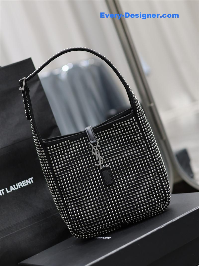 Y51 le 5a7 hobo bag