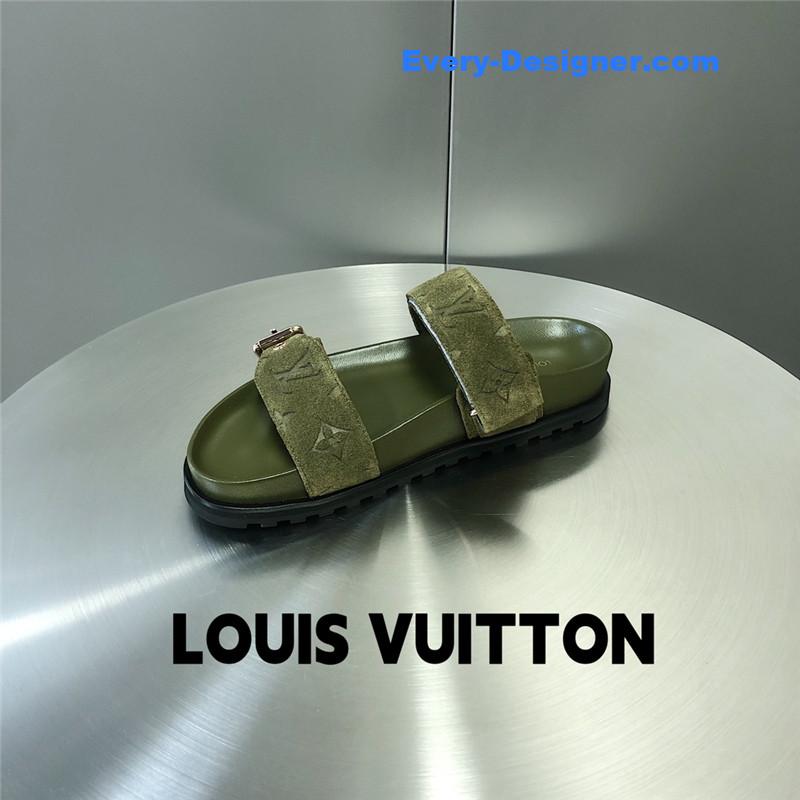 l0vis Vvtt0n lv metal buckle logo platform slippers