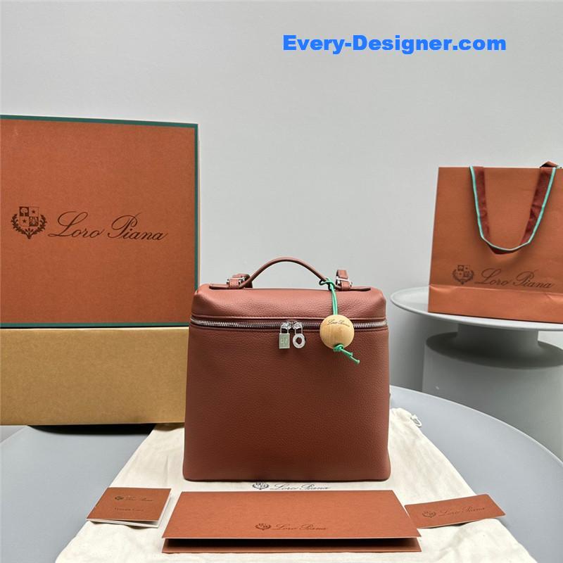 L0r0 P1ana extra pocket backpack