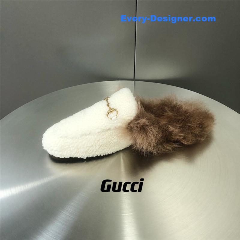 Gvc*1 fur slippers