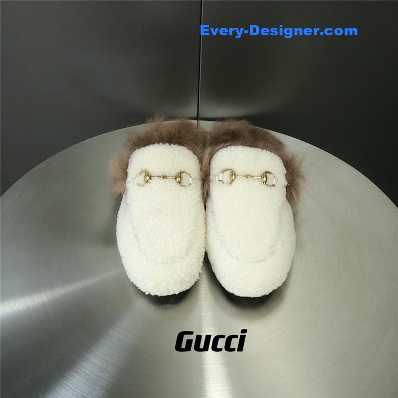 Gvc*1 fur slippers