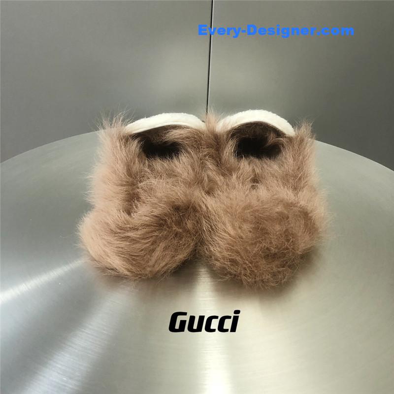 Gvc*1 fur slippers
