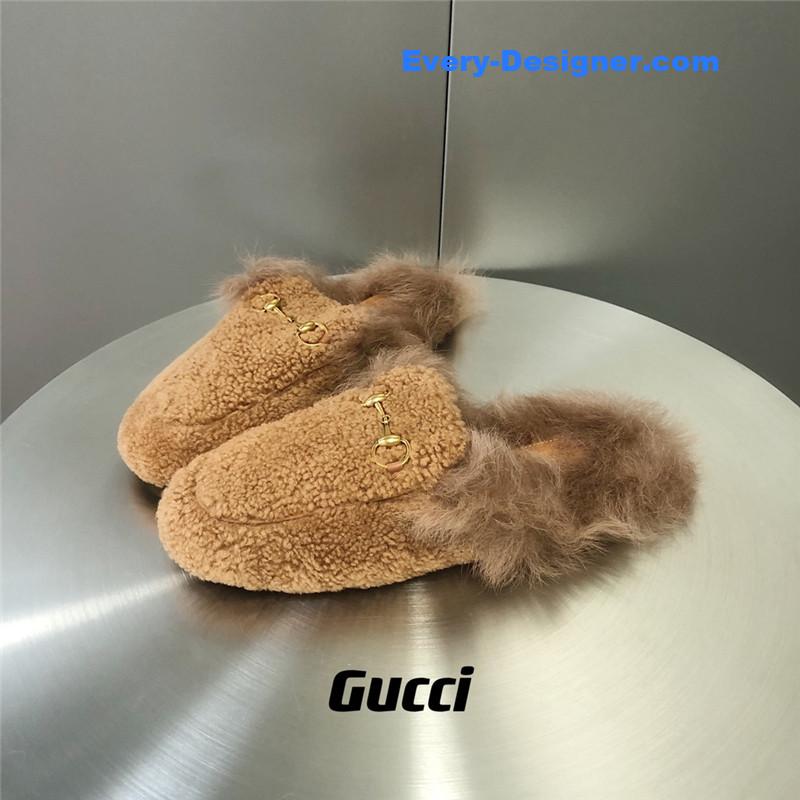 Gvc*1 fur slippers
