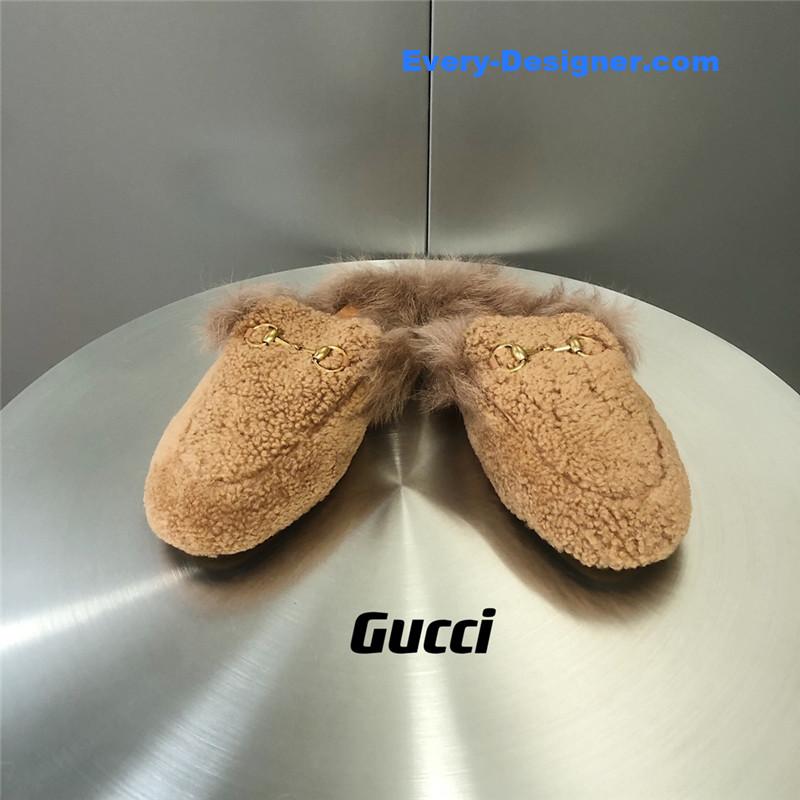 Gvc*1 fur slippers