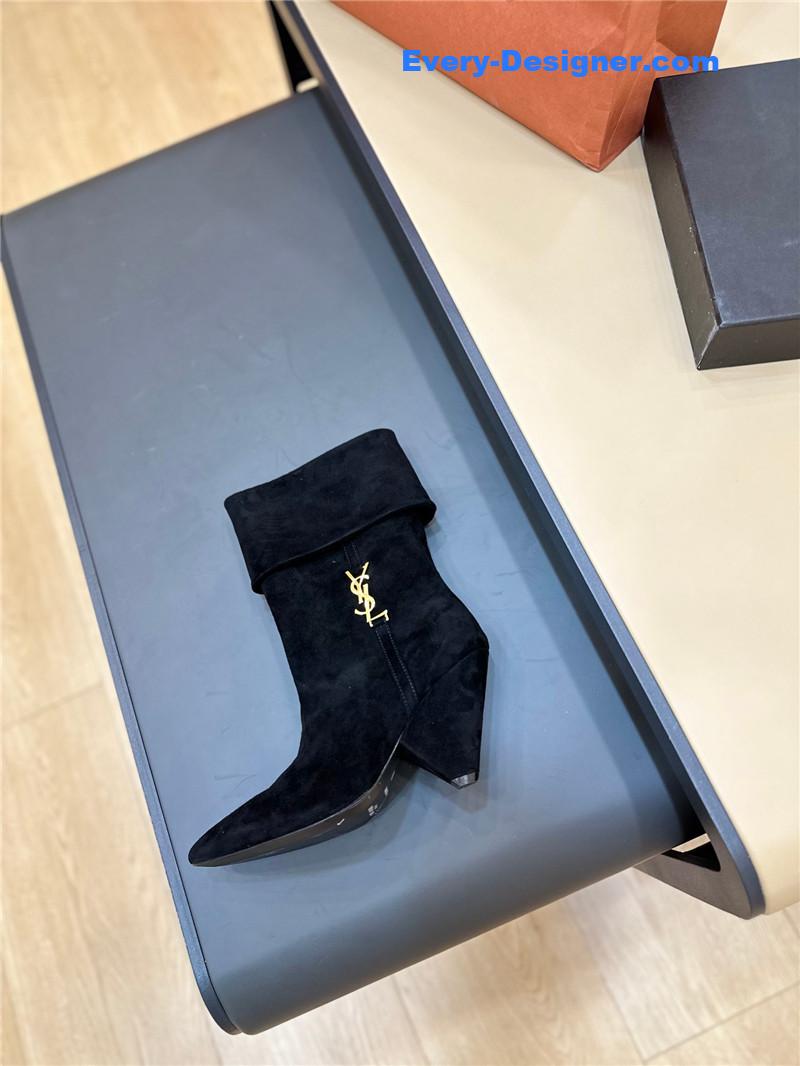 Y51 pointed toe suede ankle boots