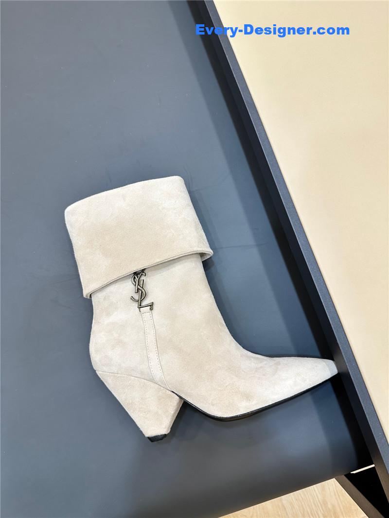 Y51 pointed toe suede ankle boots