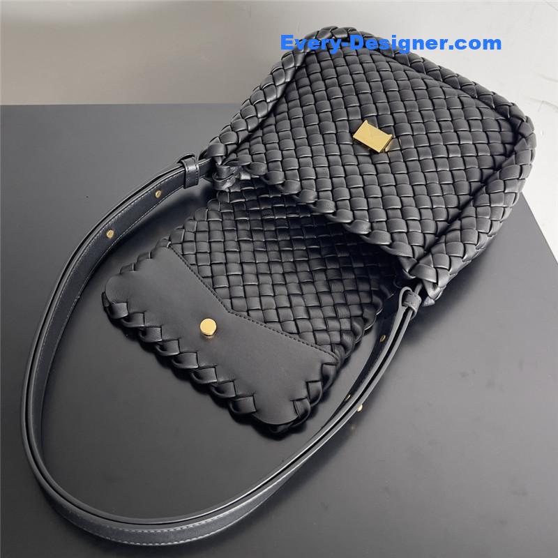 b0tt*ga Ven*ta mini cobble shoulder bag