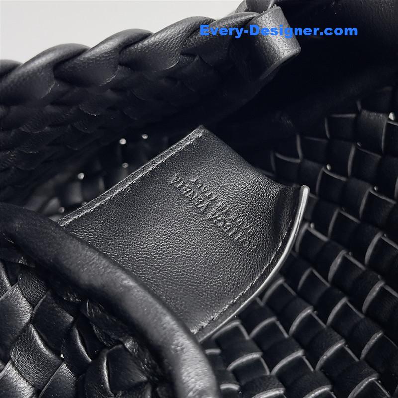 b0tt*ga Ven*ta mini cobble shoulder bag