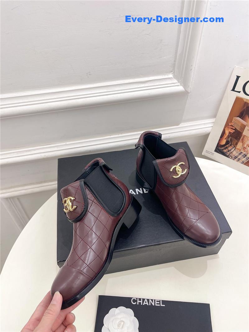 CC logo rhombus short boots
