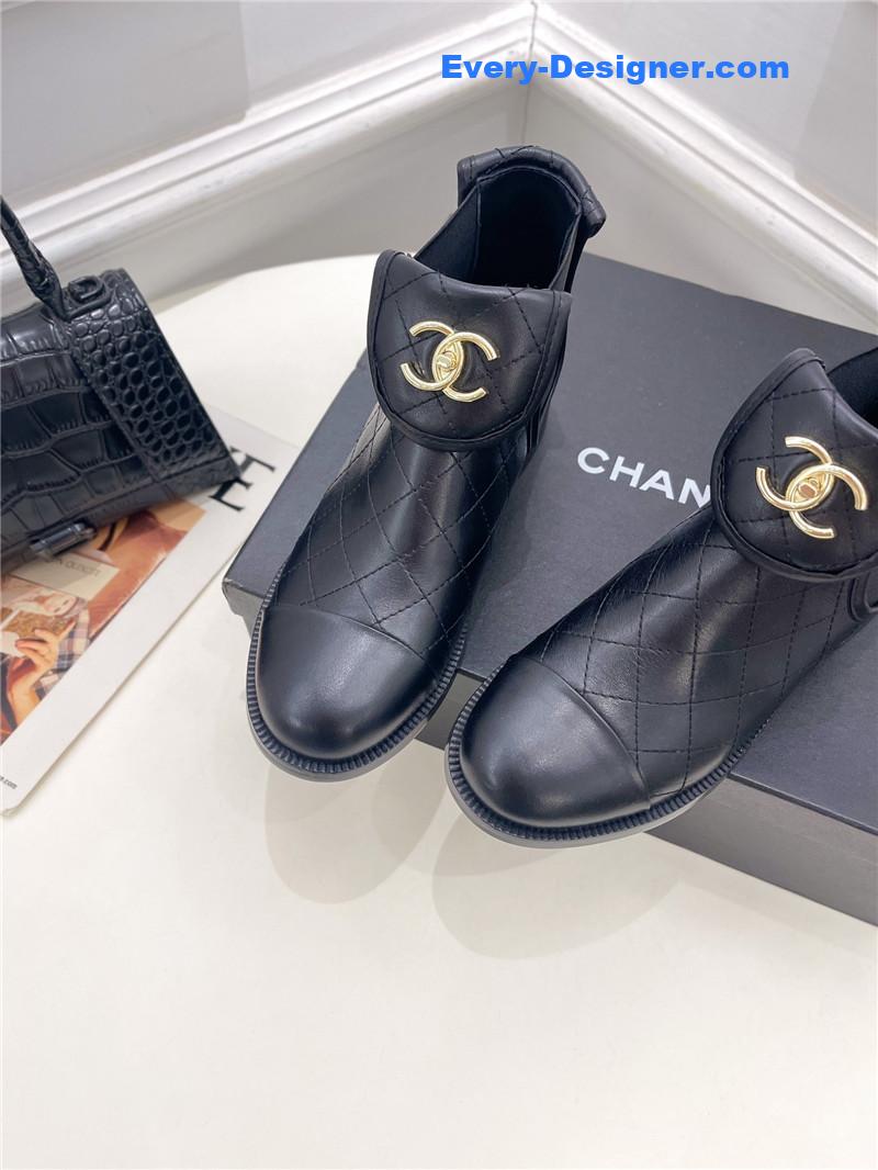 CC logo rhombus short boots