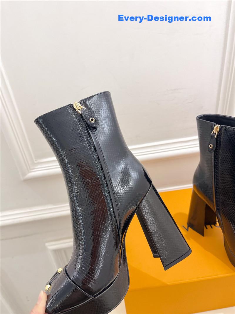 l0vis Vvtt0n lv v-shaped square heel platform boots