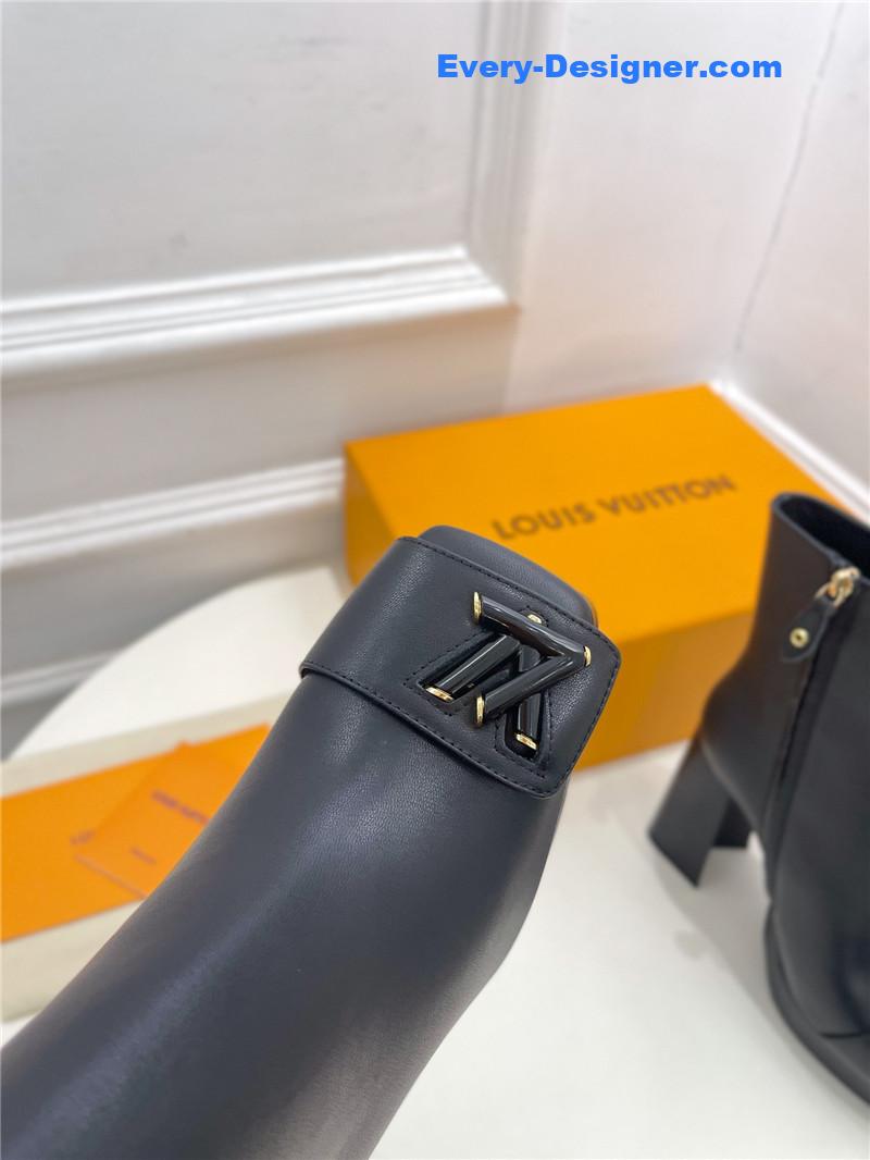 l0vis Vvtt0n lv v-shaped square heel platform boots